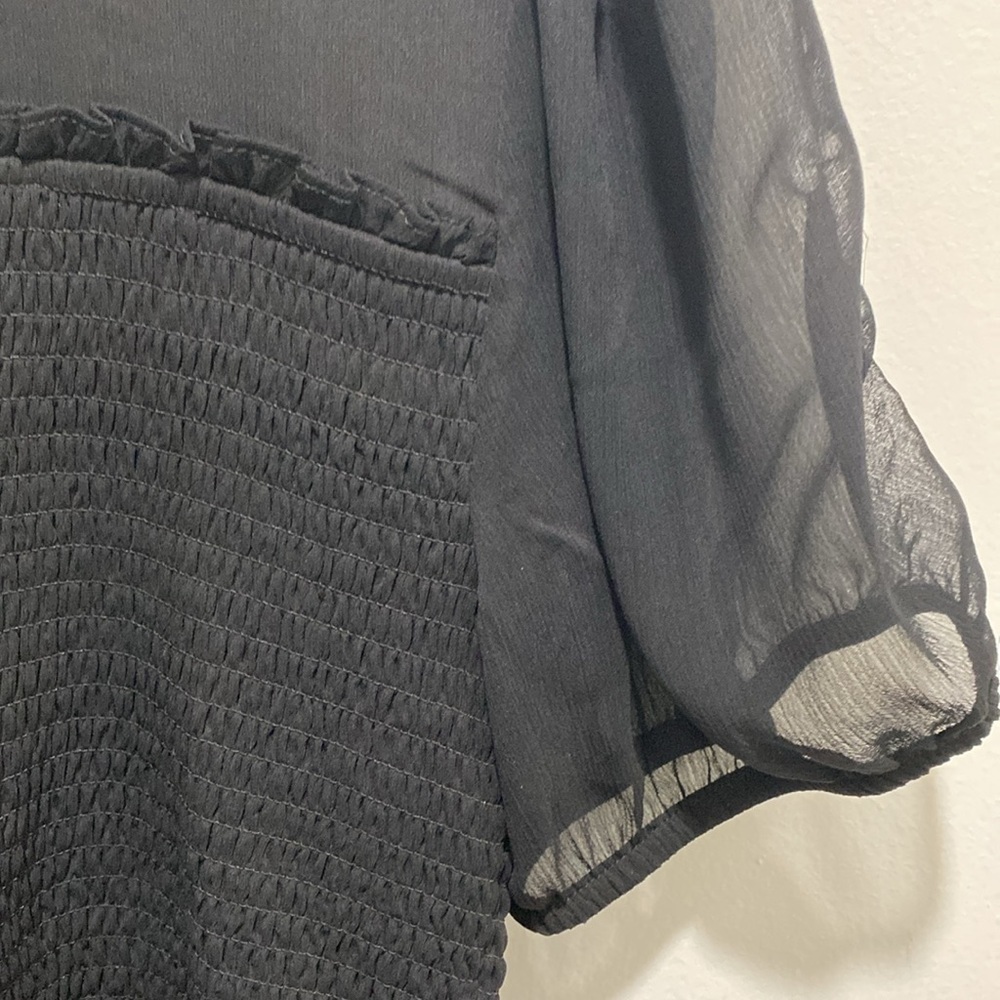 Chiffon Ruffle Mock Neck Smocked Crop Top Size 00 Bin O - Picture 7 of 10